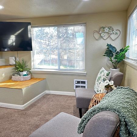 מדפורד Near Downtown- Kitchen-Washerdryer-Parking מראה חיצוני תמונה