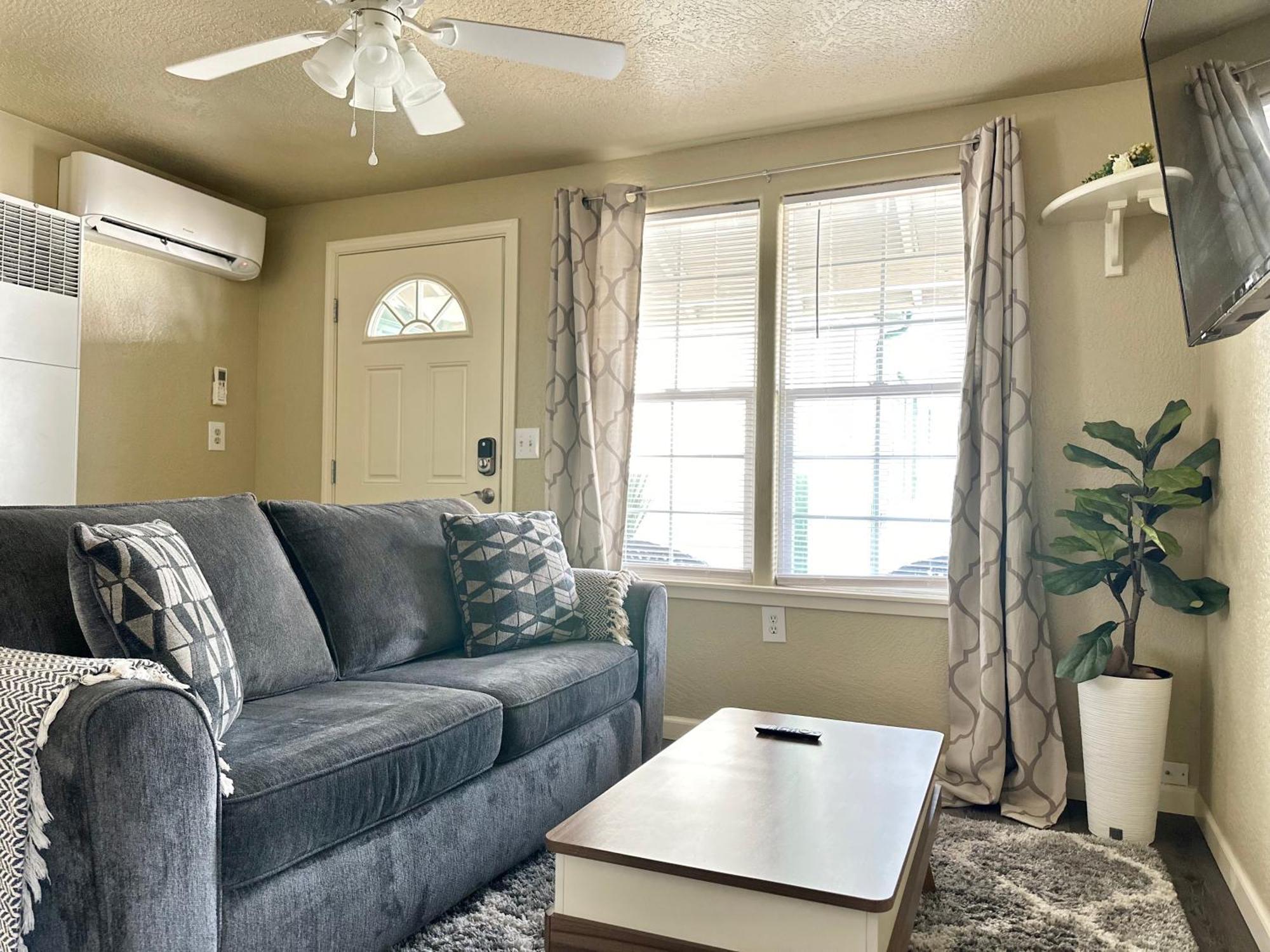 מדפורד Near Downtown- Kitchen-Washerdryer-Parking מראה חיצוני תמונה