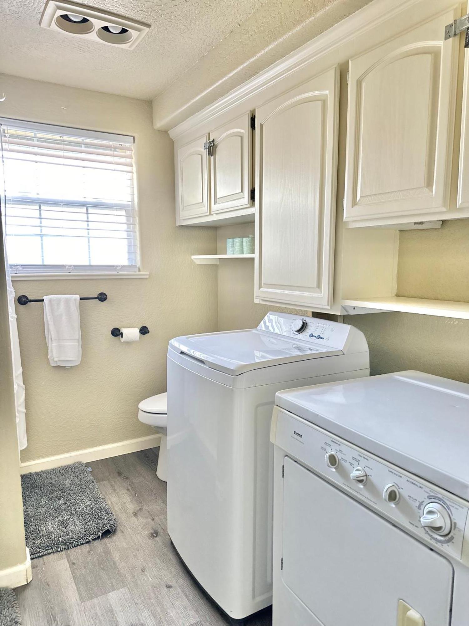 מדפורד Near Downtown- Kitchen-Washerdryer-Parking מראה חיצוני תמונה