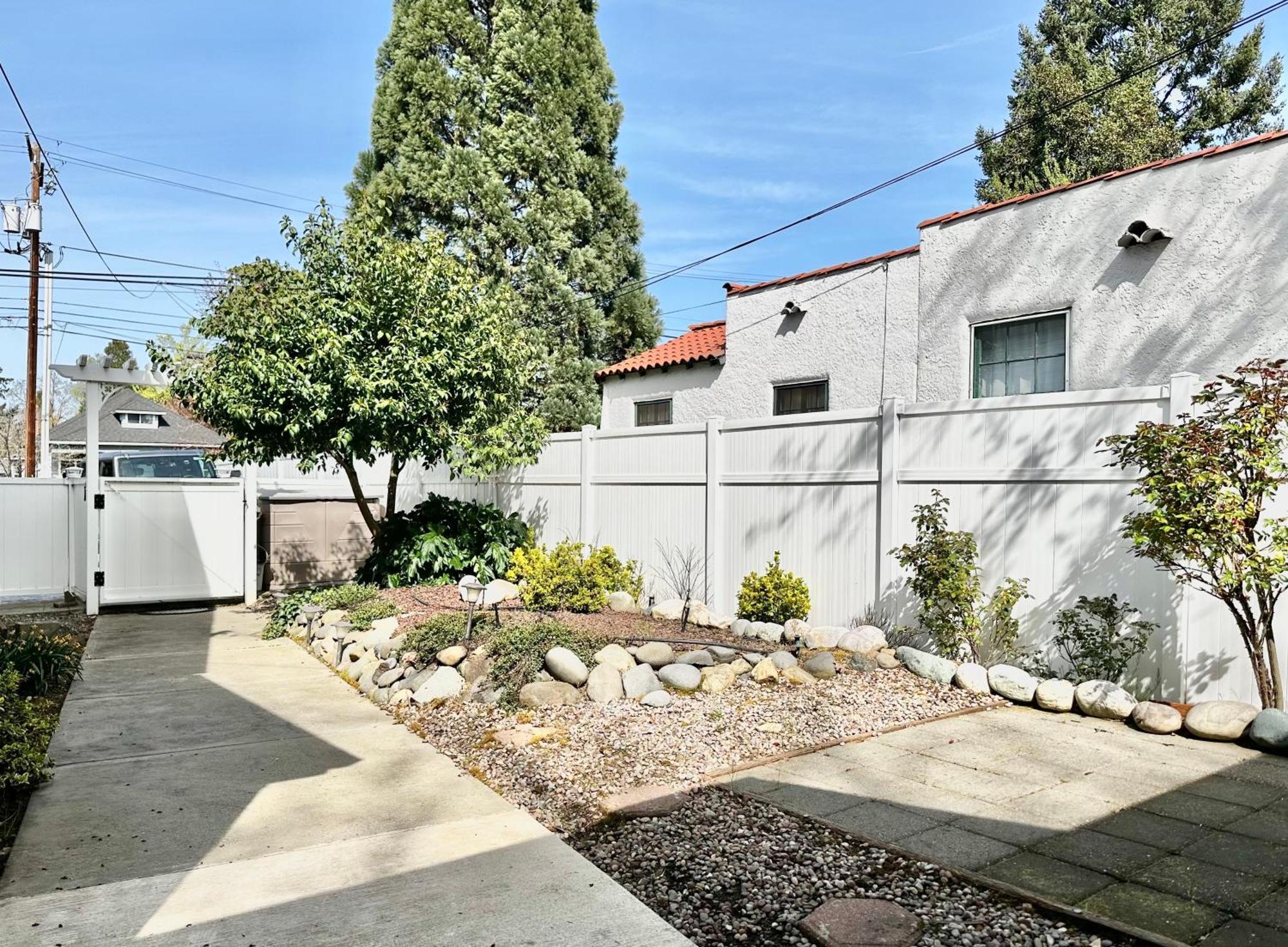 מדפורד Near Downtown- Kitchen-Washerdryer-Parking מראה חיצוני תמונה