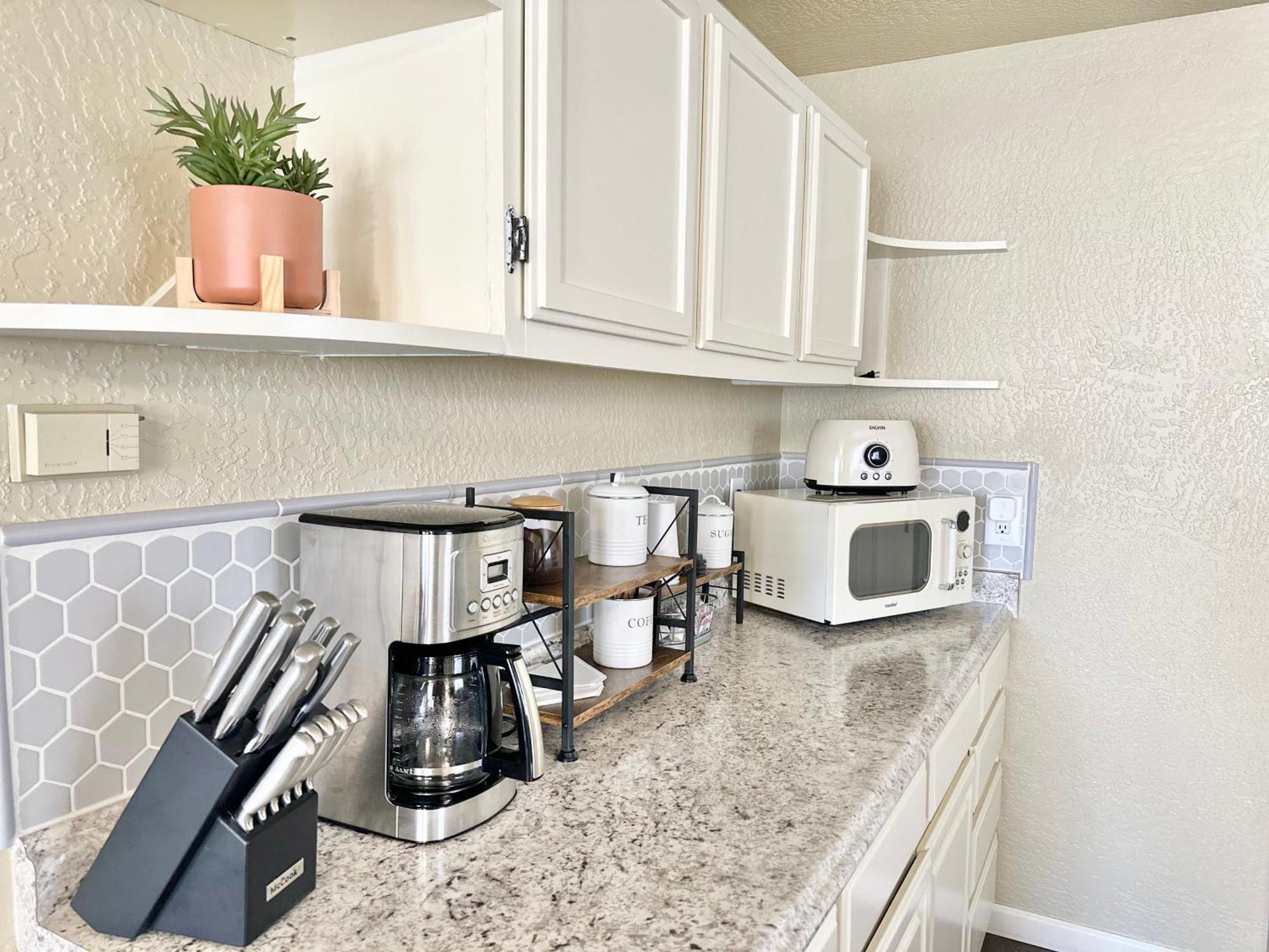 מדפורד Near Downtown- Kitchen-Washerdryer-Parking מראה חיצוני תמונה